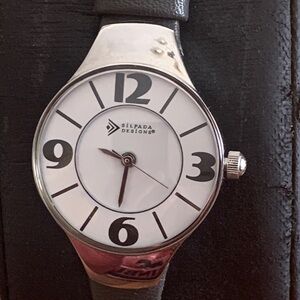 Silpada Ladies Watch Grey leather strap great shaped new battery